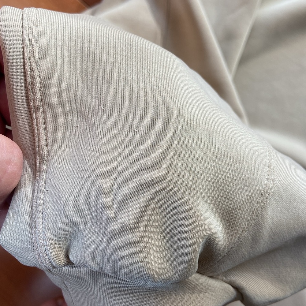 Lululemon Softstreme Crop Sweatshirt Tan M/L - Picture 9 of 12
